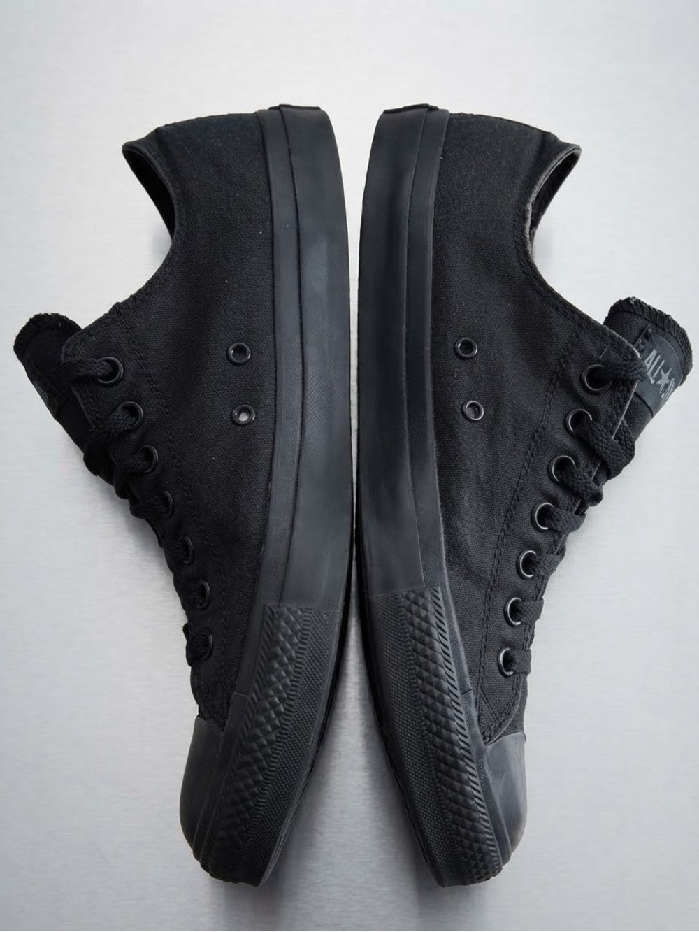 Triple Black Unisex Low-Top Sneakers - Converse All Star